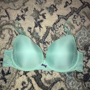 Victoria’s Secret Dream Angle Push Up Bra: 38C